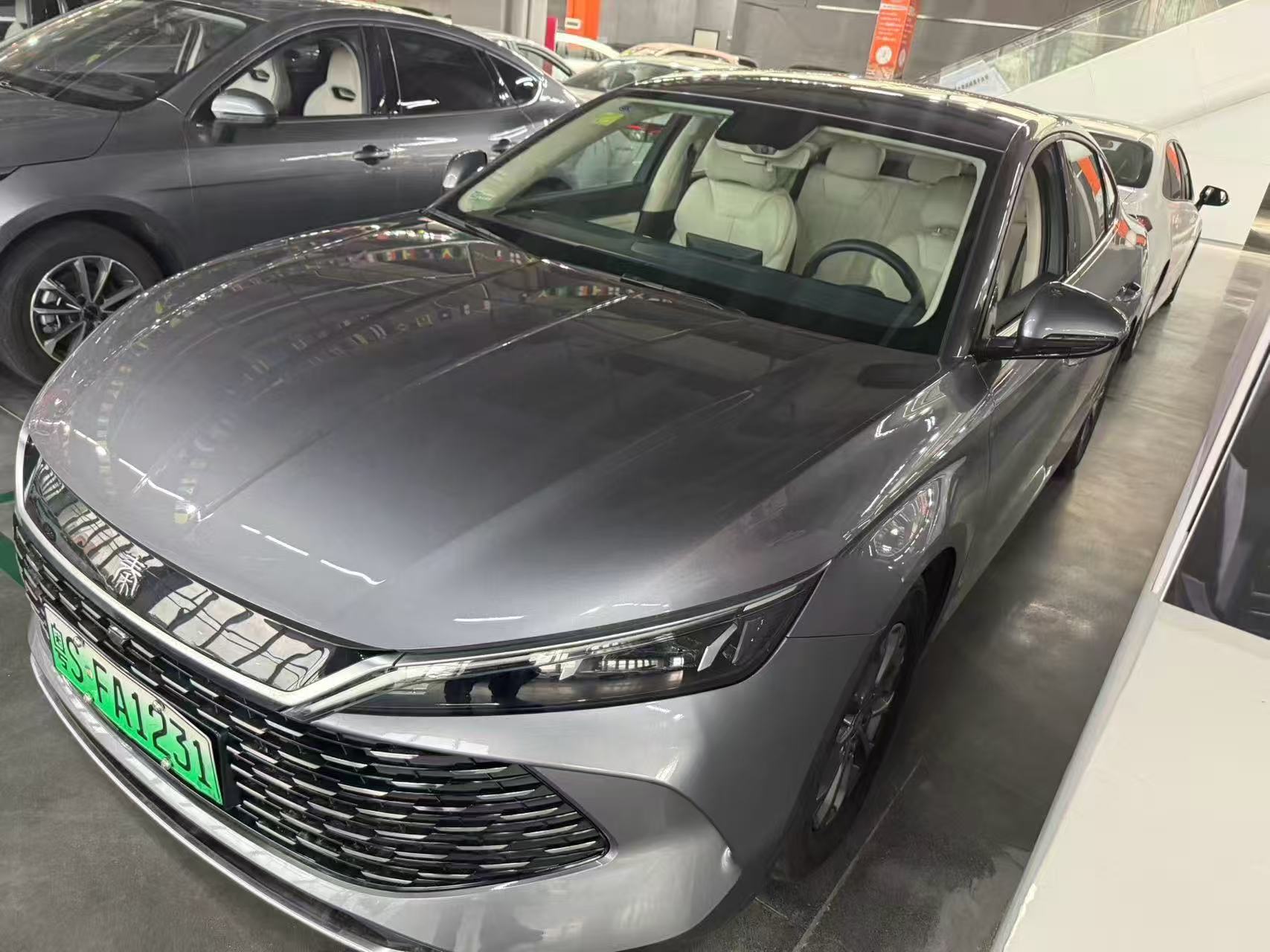 2024 BYD QinL DM-i